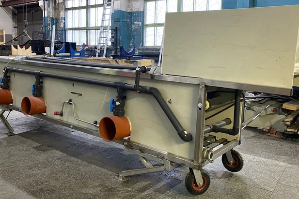 4 регулируемые опоры